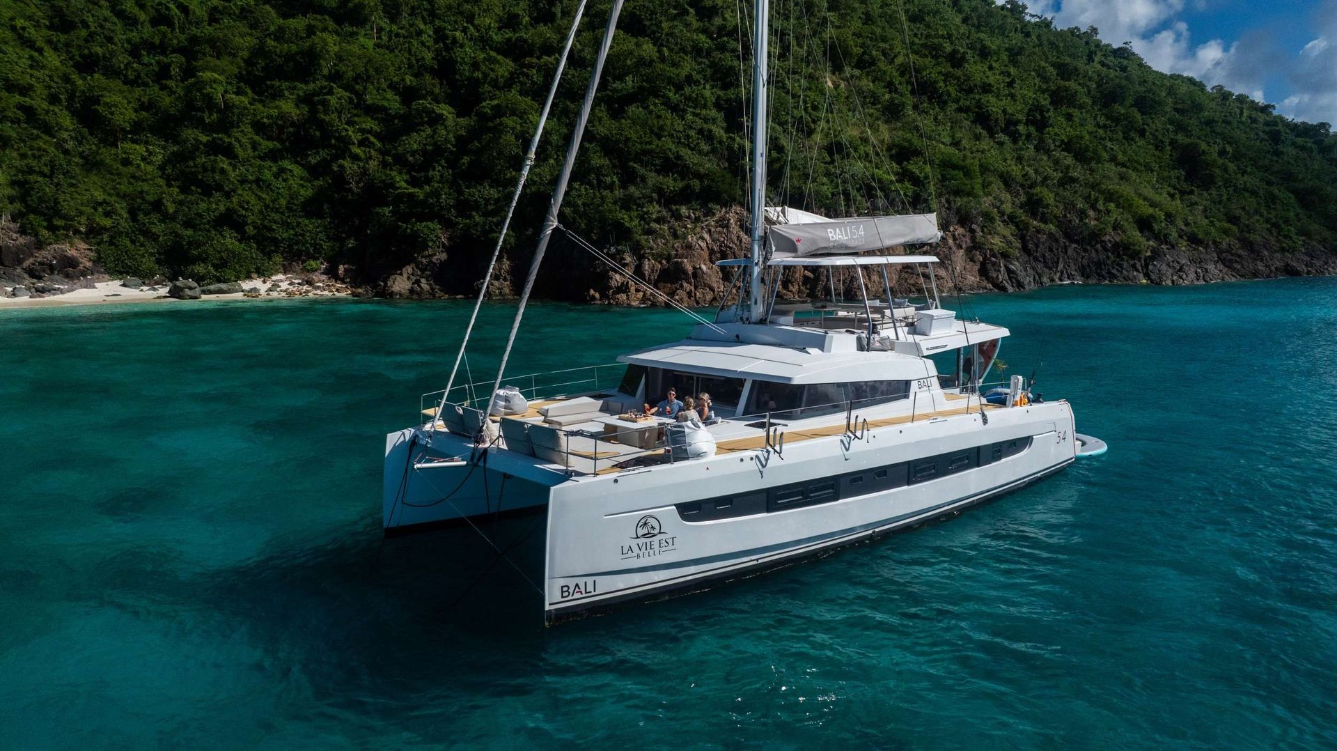La Vie est Belle charter yacht catamaran